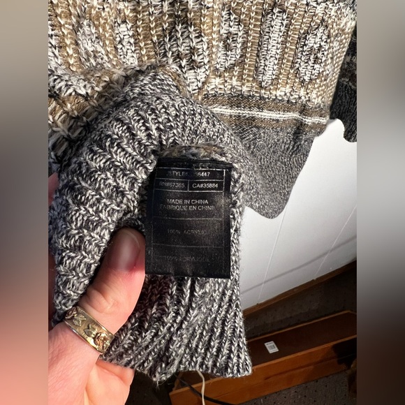 Vintage Sweater - Picture 6 of 6